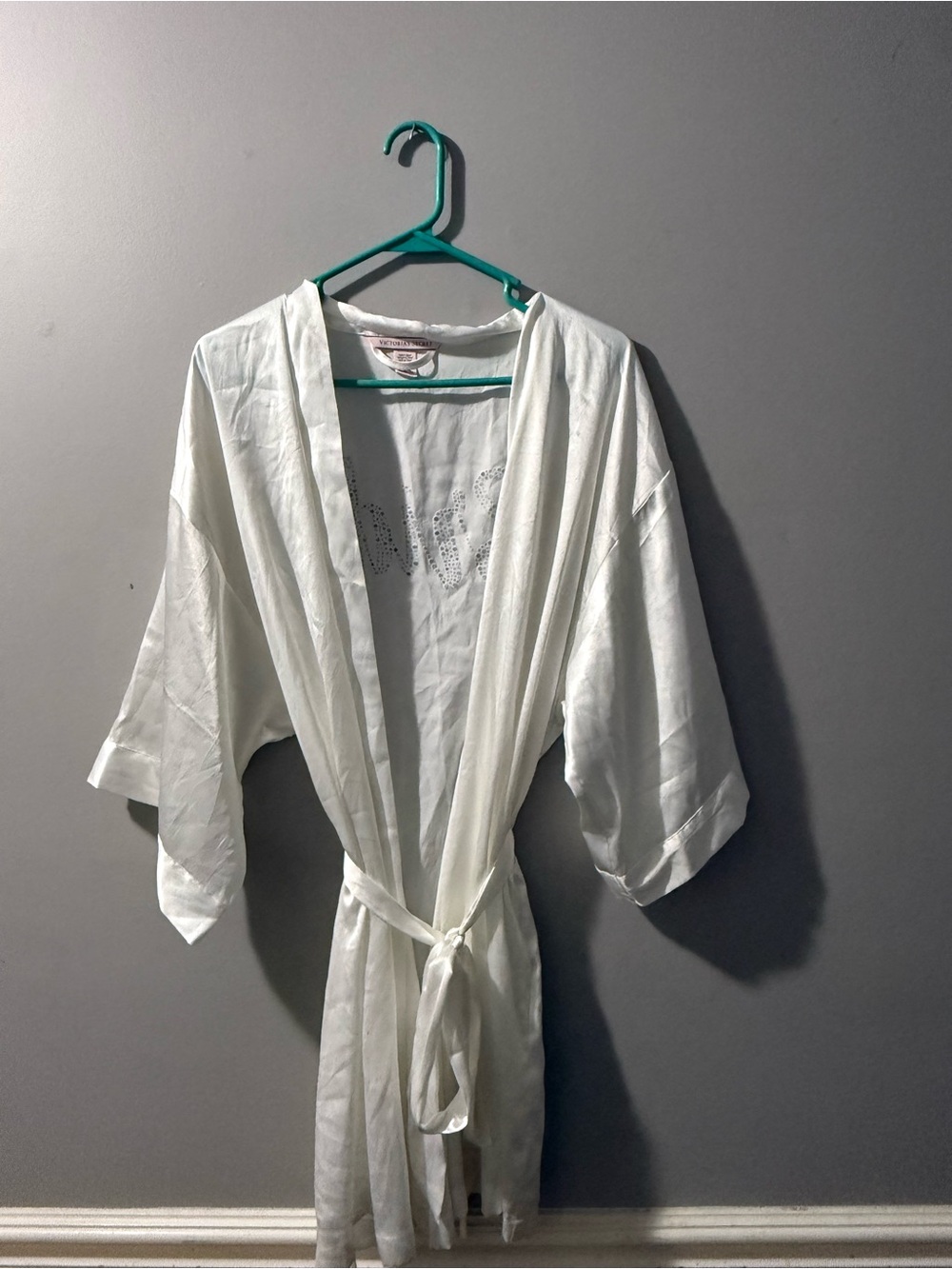 Victoria's Secret White Bride Rhinestone Satin Kimono Robe with Tie
